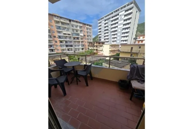 Vlore - Lungomare, shitet garsonier 1+1 , 39 m² 80.000 € (Rruga Dhimitër Konomi, Vlore)