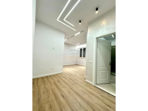 Tirane, shitet apartament 1+1 , 60 m² 110.000 € (unaza e re)