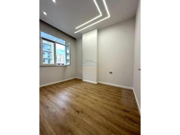 Tirane, shitet apartament 1+1 , 60 m² 110.000 € (unaza e re)