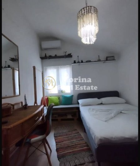 Tirane, jepet me qera garsonier Kati 3, 28 m² 250 € (Shkolla e Bashkuar)