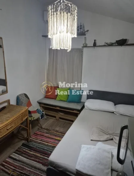 Tirane, jepet me qera garsonier Kati 3, 28 m² 250 € (Shkolla e Bashkuar)