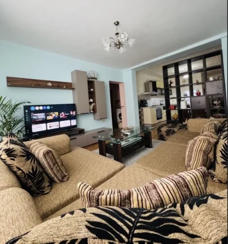 Tirane, jepet me qera apartament 1+1 Kati 5, 80 m² 750 € (STADIUMI DINAMO)