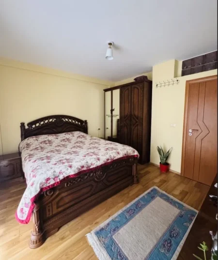 Tirane, jepet me qera apartament 1+1 Kati 5, 80 m² 750 € (STADIUMI DINAMO)