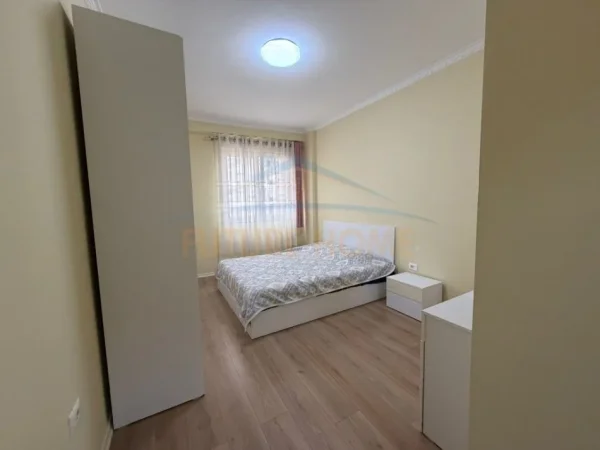 Shqiperi, jepet me qera apartament 2+1 Kati 4, 95 m² 550 € 