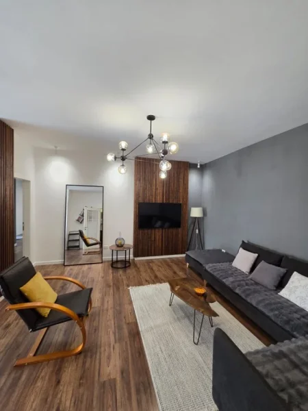 Tirane, jepet me qera apartament 2+1+Aneks+Ballkon Kati 3, 94 m² 1.100 € (LIQENI I THATE)