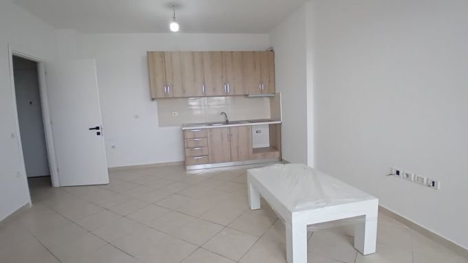 Tirane, jepet me qera apartament 1+1+Aneks+Ballkon Kati 8, 70 m² 350 € (astir)