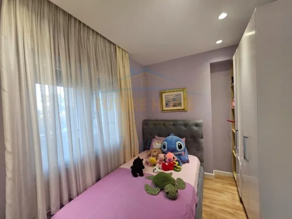 Tirane, shitet Vile 3 Katshe Kati 0, 278 m² 690.000 € (Peze)