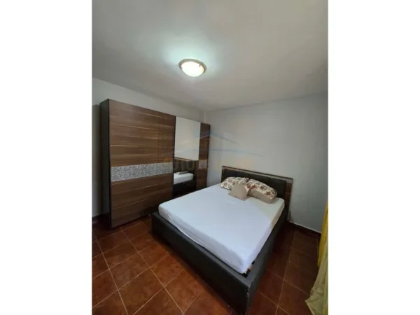 Tirane, jepet me qera apartament 3+1+Aneks+Ballkon Kati 9, 124 m² 700 € (KOMUNA E PARISIT)
