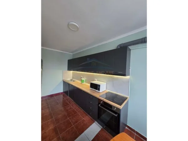 Tirane, jepet me qera apartament 3+1+Aneks+Ballkon Kati 9, 124 m² 700 € (KOMUNA E PARISIT)