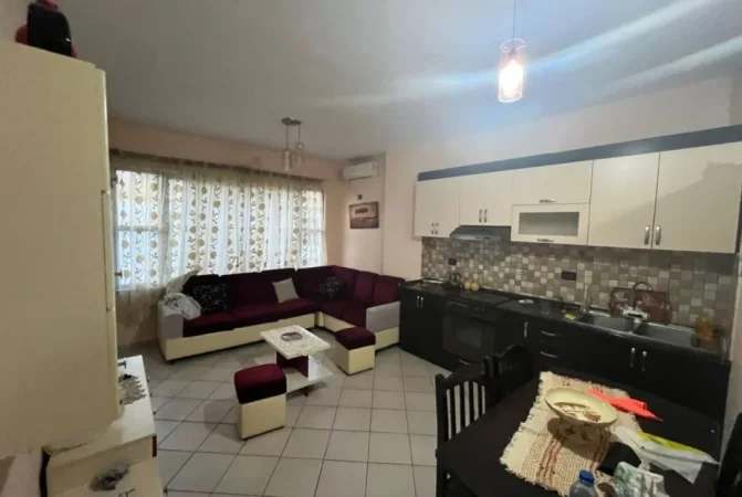 Tirane, shitet apartament 2+1+Ballkon Kati 8, 79 m² 125.000 € (YZBERISHT)