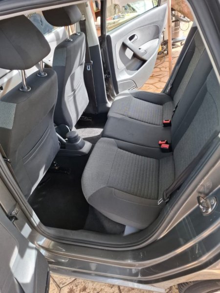 Shitet Volkswagen Polo 1.2 Naftë – 2010