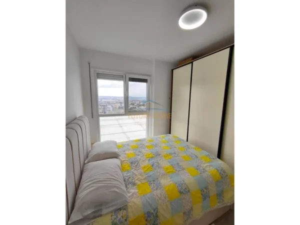 Shqiperi, jepet me qera apartament 1+1 Kati 8, 84 m² 600 € (UNIVERS CITY QTU)