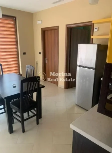 Tirane, jepet me qera apartament 3+1 Kati 2, 118 m² 500 € (Stacioni i Trenit)