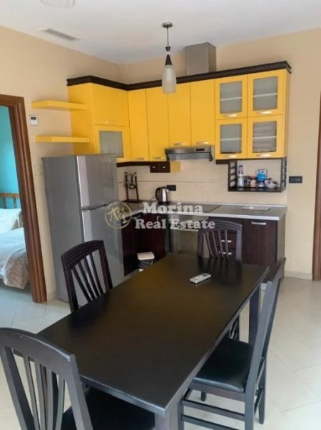 Tirane, jepet me qera apartament 3+1 Kati 2, 118 m² 500 € (Stacioni i Trenit)