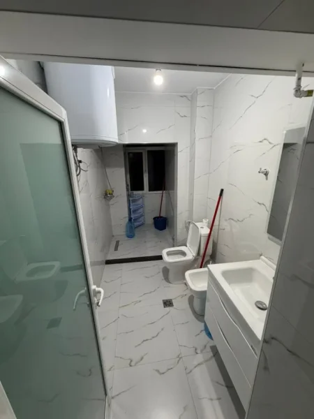 Tirane, jepet me qera apartament 3+1+Ballkon Kati 4, 80 m² 58.000 € 