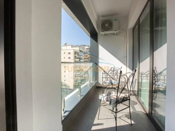 Tirane, jepet me qera apartament 1+1 Kati 5, 75 m² 900 € (SQUARE 21)