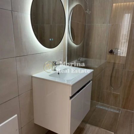 Tirane, jepet me qera apartament 2+1 Kati 8, 103 m² 900 € (Don Bosko)