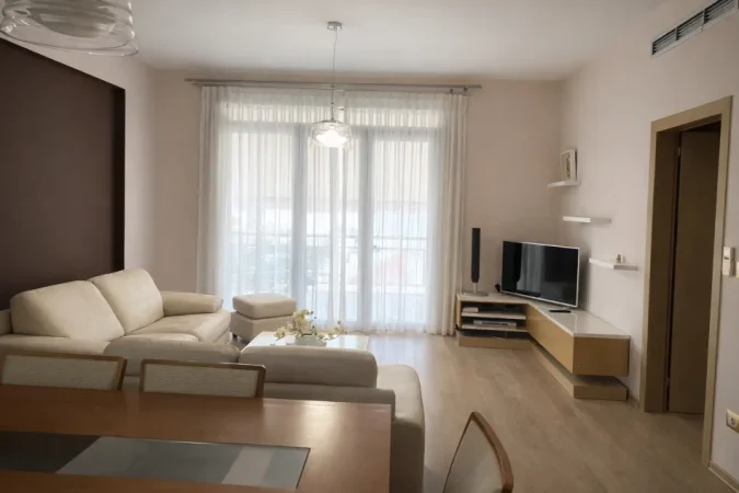 Tirane, jepet me qera apartament 2+1+Ballkon , 112 m² 700 € (Kopshti Zoologjik, Tirane)
