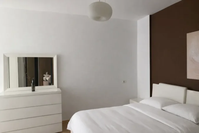 Tirane, jepet me qera apartament 2+1+Ballkon , 112 m² 700 € (Kopshti Zoologjik, Tirane)