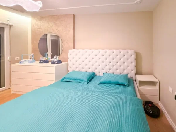 Tirane, shitet apartament 2+1 Kati 2, 116 m² (Rruga e Bogdaneve)