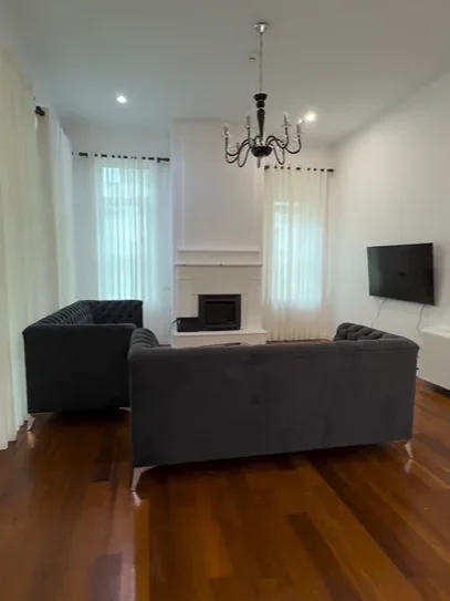 Tirane, jepet me qera Vile 3 Katshe , 660 m² 4.500 € (TEG)