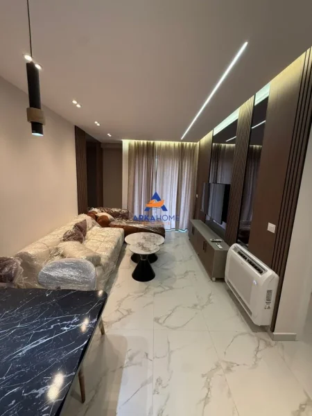 Tirane, jepet me qera apartament 1+1+Ballkon Kati 5, 75 m² 800 € 