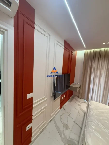 Tirane, jepet me qera apartament 1+1+Ballkon Kati 5, 75 m² 800 € 
