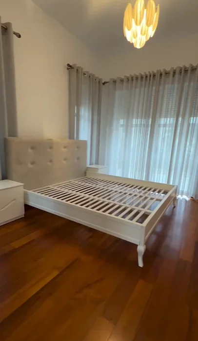 Tirane, jepet me qera Vile 3 Katshe , 660 m² 4.500 € (TEG)