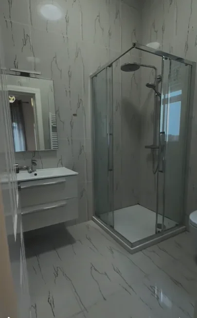 Tirane, jepet me qera Vile 3 Katshe , 660 m² 4.500 € (TEG)