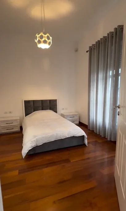 Tirane, jepet me qera Vile 3 Katshe , 660 m² 4.500 € (TEG)