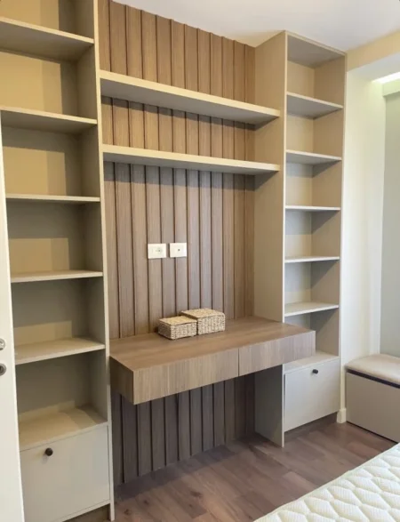 Tirane, jepet me qera apartament 2+1+Ballkon , 600 € (Selite, Prane Xhamise)