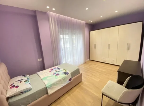 Tirane, jepet me qera apartament 2+1+Ballkon , 100 m² 750 € (Rruga e Dibres, Tirane)