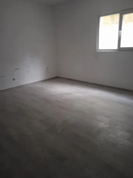 Tirane, shes apartament 1+1 Kati 1, 70 m² 57.000 € (Rruga Gaxherri)