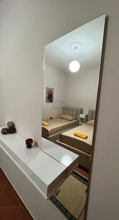 Tirane, jepet me qera apartament 2+1 Kati 7, 85 m² 800 € (Bllok)