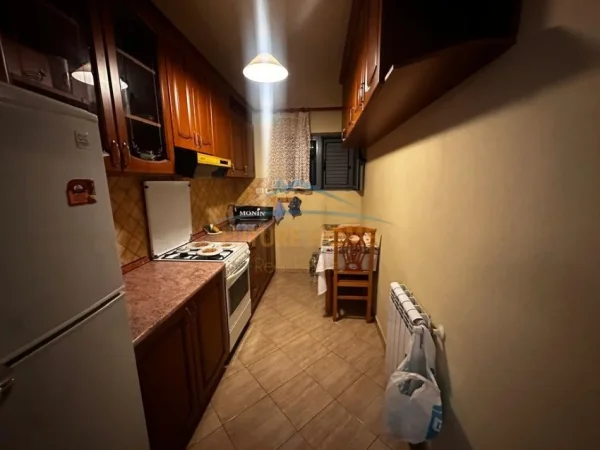 Tirane, shitet apartament 3 Katshe Kati 0, 420 m² 330.000 € (mezez)