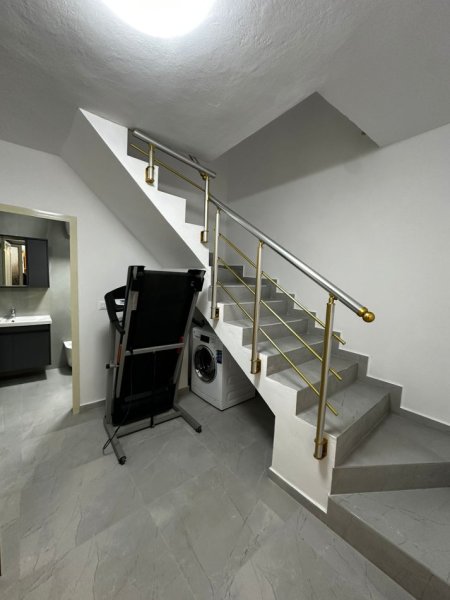 Tirane, jepet me qera apartament 2+1 , 95 m² 600 € (Fakulteti Shkencave)