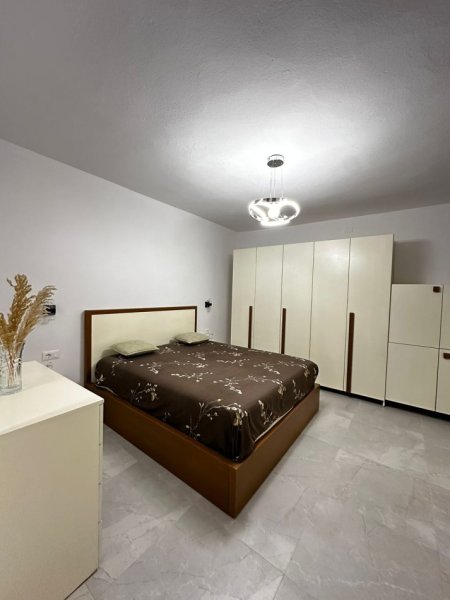 Tirane, jepet me qera apartament 2+1 , 95 m² 600 € (Fakulteti Shkencave)