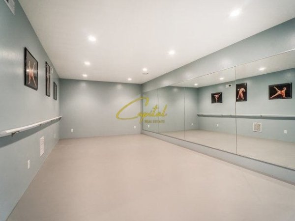 Tirane, jepet me qera ambjent biznesi Kati 1, 75 m² 1.200 € (21 DHJETORI)