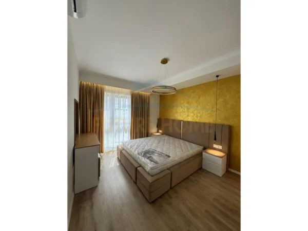 Tirane, jepet me qera apartament 2+1 Kati 5, 102 m² 900 € (BULEVARDI I RI)