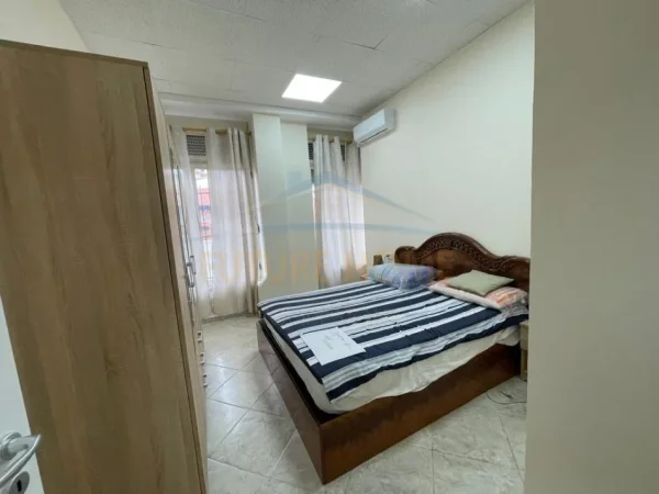 Tirane, jepet me qera apartament 2+1 Kati 1, 106 m² 650 € (Rruga e Kavajës)
