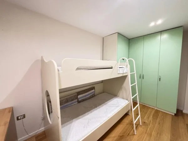 Tirane, jepet me qera apartament 3+1+Ballkon Kati 3, 100 m² 830 € (Rruga Dervish Hekali)