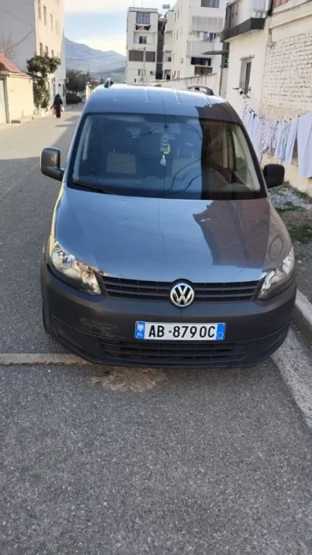 Durres, Shitet Volkswagen Caddy 2014 Nafte, gri e erret manuale Kondicioner 230.000 km 7.000 €