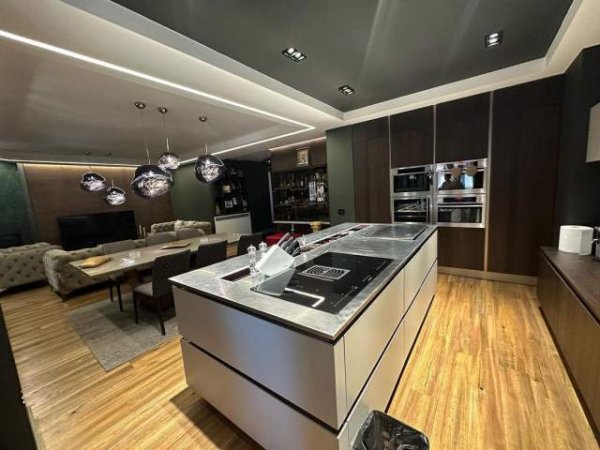 Tirane, jepet me qera apartament 3+1 Kati 6, 210 m² 2.500 Euro (Rruga Frank Bardhi, Tirane)