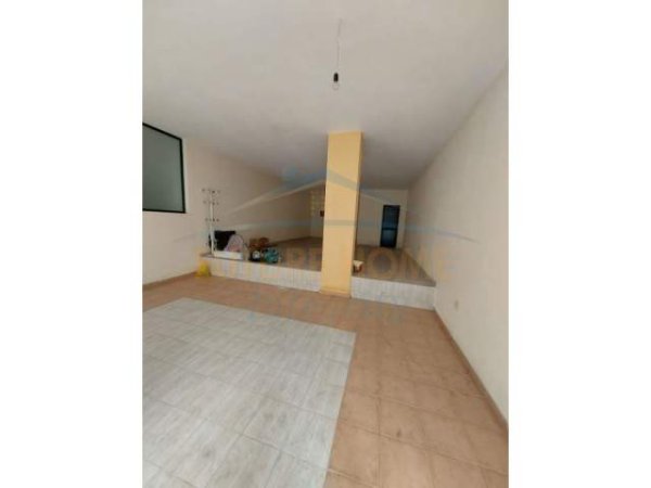 Tirane, shitet ambjent biznesi Kati 0, 85 m²  CMIMI OKAZION 75.000 Euro (Kodra e Diellit)