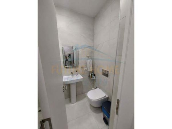 Tirane, jepet me qera apartament 2+1+BLK Kati 3, 104 m² 600 Euro (ali demi)