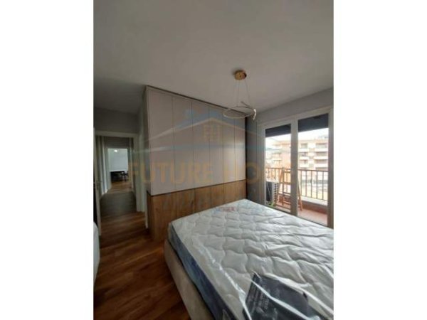 Tirane, jepet me qera apartament Kati 5, 96 m² 1.200 Euro (Pazari i ri prane ATSH)