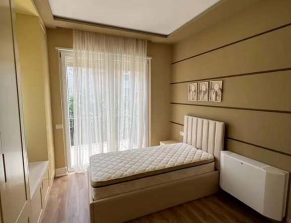 Tirane, shitet apartament 3+1 150 m² Euro (TEG, REZIDENCE BANIMI)