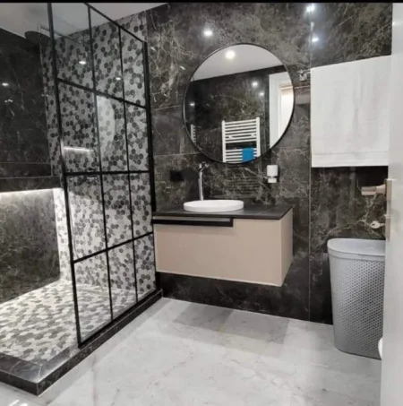 Tirane, jepet me qera apartament 3+1 150 m² 1.600 Euro (Te Petro Nini)