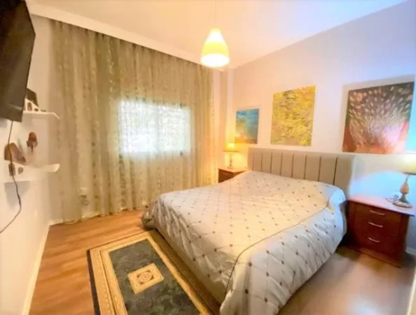 Tirane, jap me qira apartament 2+1 135 m² 1.200 Euro (Te Garda)