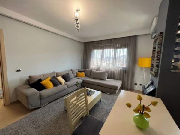 Tirane, shes apartament 1+1 67 m² 110.000 Euro (Perballe me Kompleksin Delijorgji)